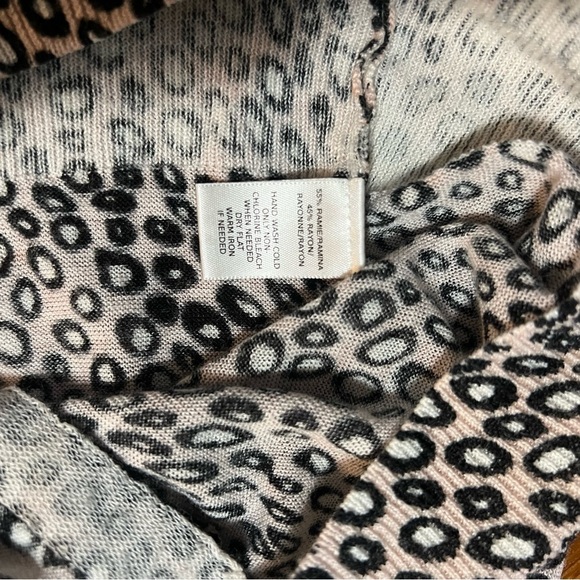 LOFT Animal Print Lightweight Ramie Blend Cardigan Sweater Size Small Career - Picture 9 of 9